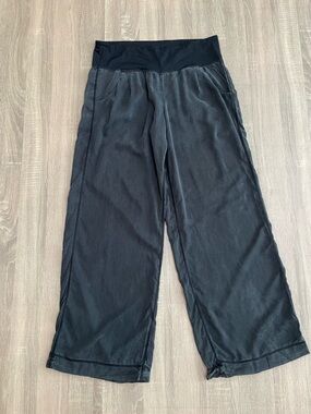 LULULEMON Charcoal Grey Wide Leg Tencel Pants. Size 10